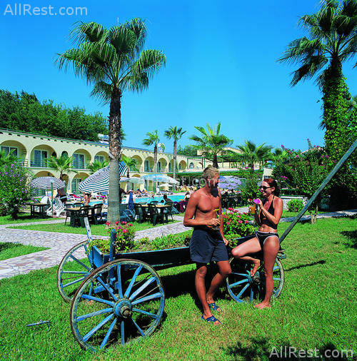 Golden Sun Hotel 8